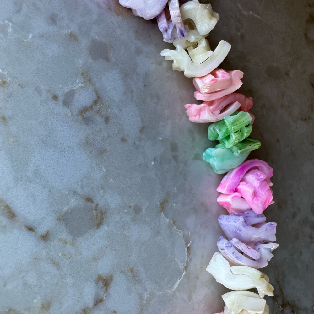 NWOT Tuckernuck Pastel Rainbow Ruffle Shell Necklace - Picture 5 of 6